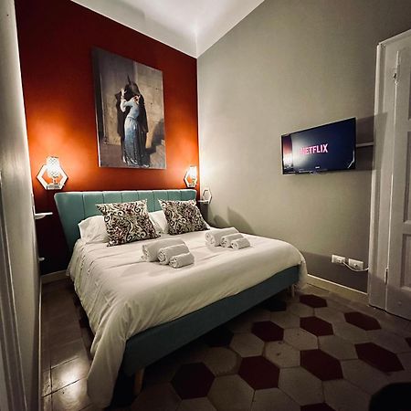 Nerino House, Elegante E Tranquillo Appartamento A 5 Minuti Dal Duomo Milánó Kültér fotó